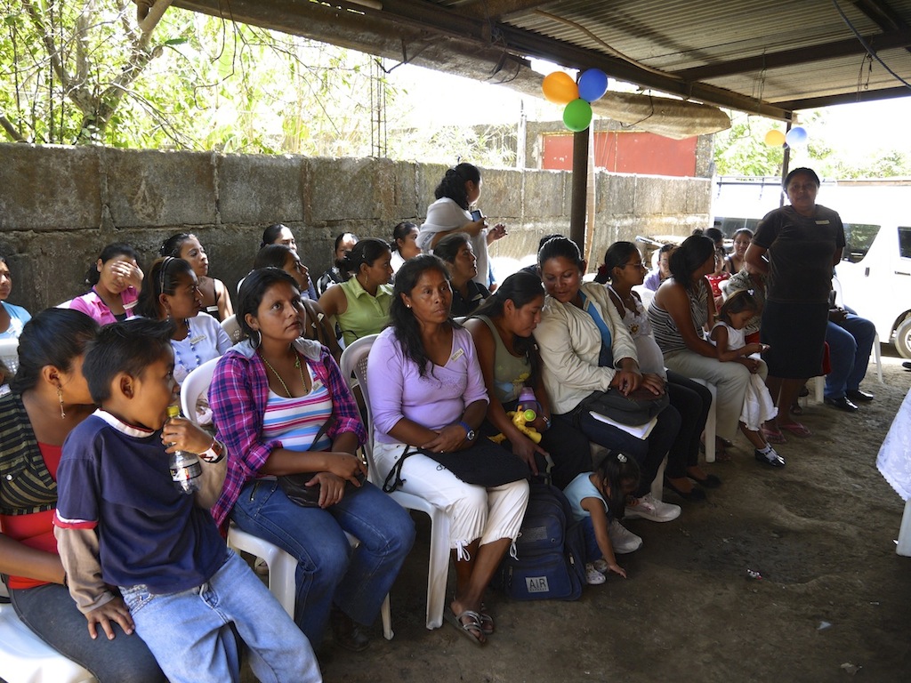 Women from the community present their artisan crafts to the Under30CEO crew